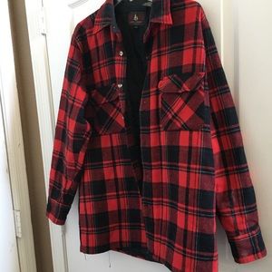 FINAL MARKDOWN Men’s quilted high Sierra shirt medium